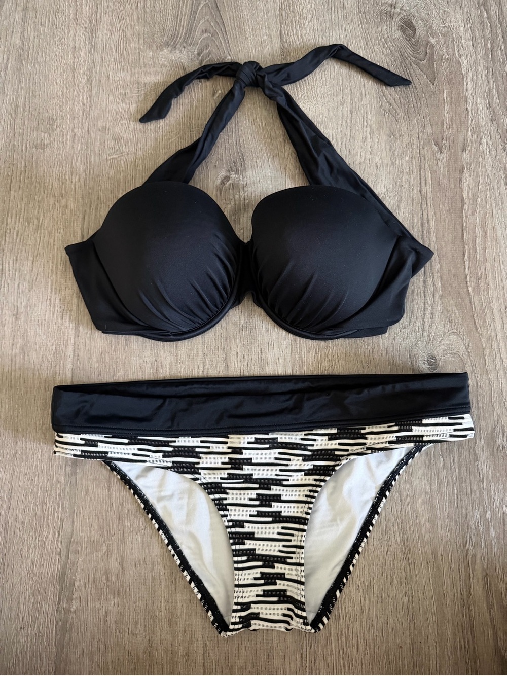 Victoria's Secret Black Halter Bikini with Black & White Patterned Bottom S 34DD